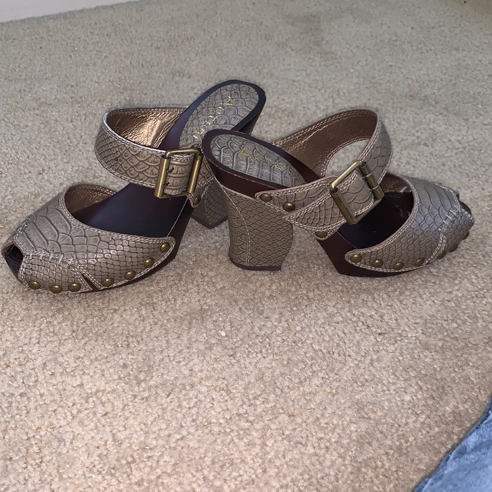 Peep Toe Clogs - Picture 4 of 5